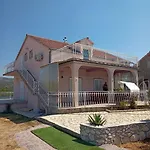 House Zvonko Near Np Krka Holiday home Sedramic
