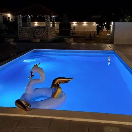 度假居 House Zvonko Near Np Krka