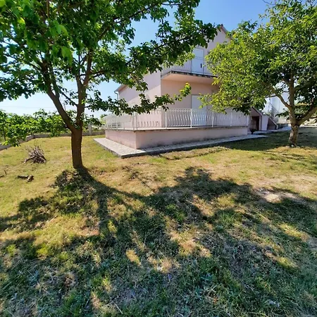 House Zvonko Near Np Krka 度假居