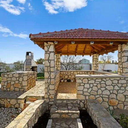 House Zvonko Near Np Krka