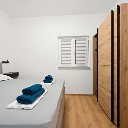 House Zvonko Near Np Krka 度假居