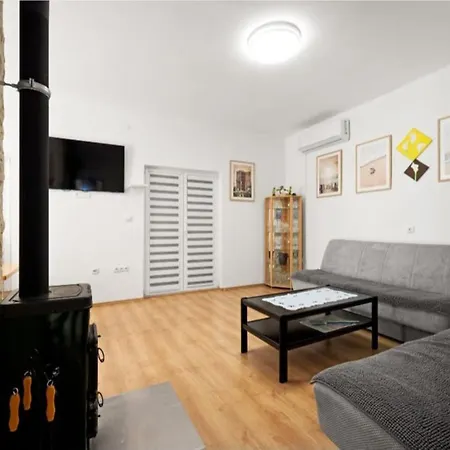 House Zvonko Near Np Krka 度假居