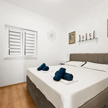 House Zvonko Near Np Krka 度假居