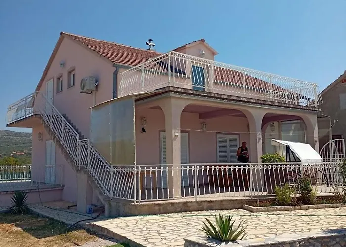 House Zvonko Near Np Krka Сasa de vacaciones Sedramic