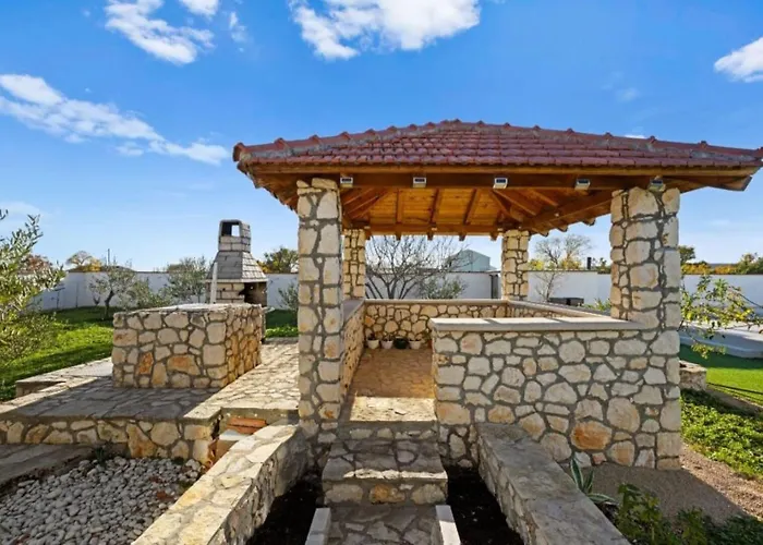 House Zvonko Near Np Krka